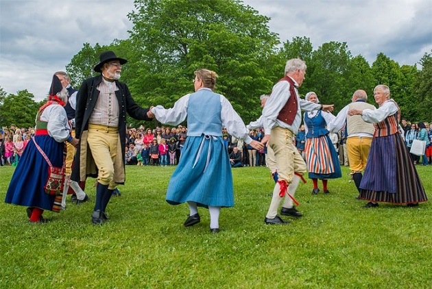 RLY_Lindsborg Midsummers Festival.jpg